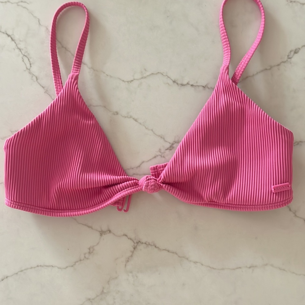 Pink Roxy Bikini top - Picture 2 of 3